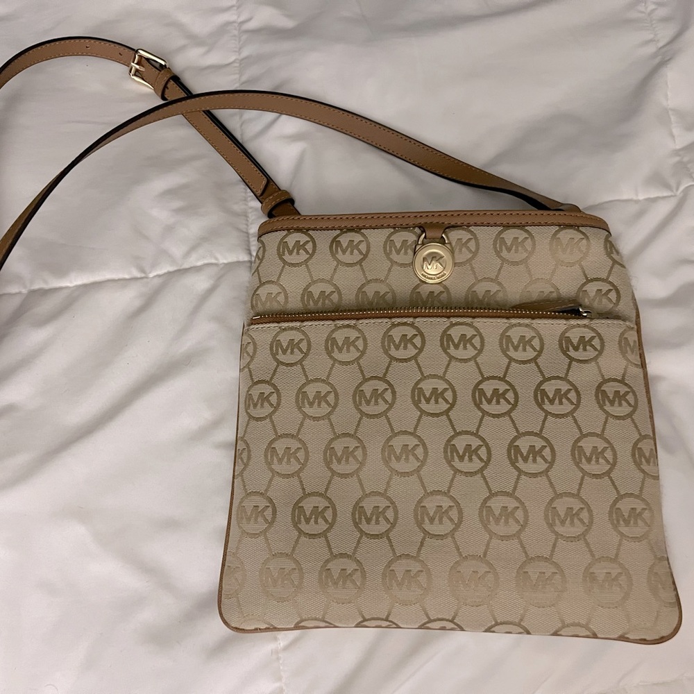 Michael Kors crossbody 10in tall x 10in wide camel color